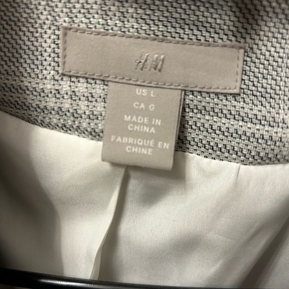 H&M gathered sleeve blazer jacket in light gray plaid - Picture 7 of 10